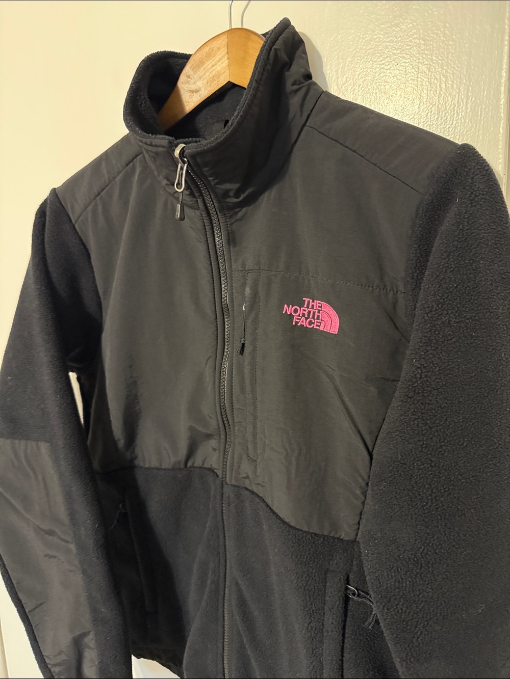 The North Face Women’s Denali Jacket Black Fleece Pink Ribbon M Winter Warm - Picture 4 of 10